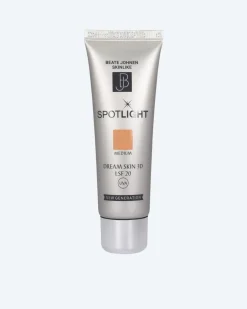 Clearance Dream Skin Medium 50ml LSF 20 Make-Up